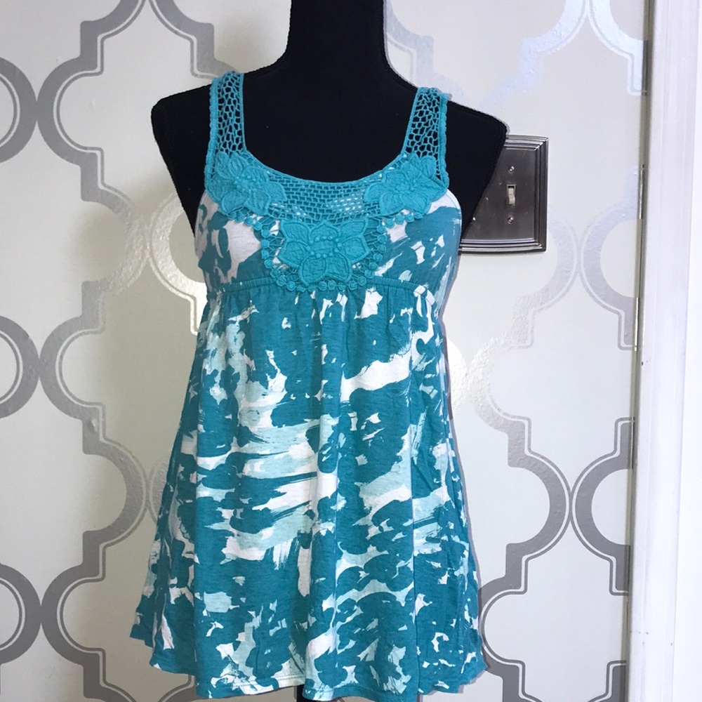 Tank top ! Can totally dress this top up !